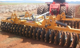 Heavy Duty Disc Ploughs 1