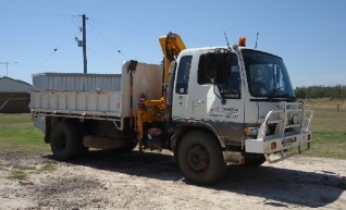 Hino 5T Tipper / 5T Hiab 1