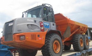 Hitachi 25T Moxy 1