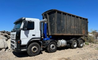 Hooklift Truck 1