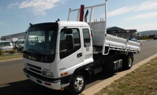 Isuzu FRR525 Tip Truck 1