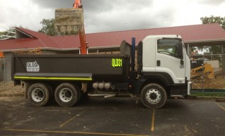 Isuzu Tipper 1