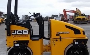 JCB 3 Ton Roller 1