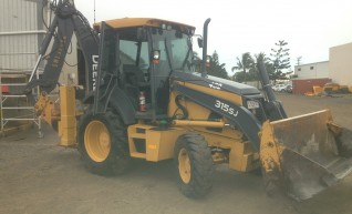 John Deere 315 SJ backhoe 1