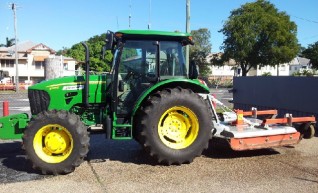 John Deere 5093 Tractor 1