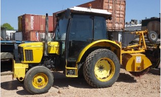 JOHN DEERE 5220 TRACTOR BROOM 1