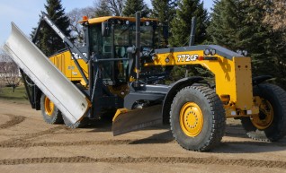 John Deere 772GP Grader 1