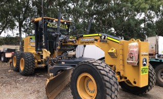 John Deere 872GP 6WD Grader 1