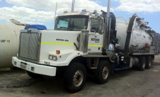 Kingvac vacuum tanker  1