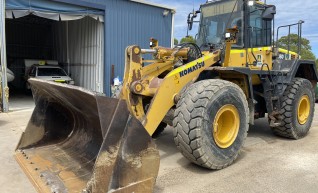 Komatsu 380-6 1