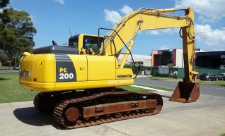 Komatsu PC200-8N1 1