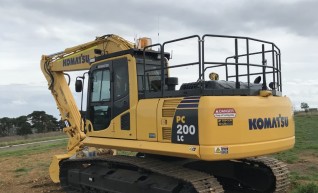 Komatsu PC200 with GPS 1