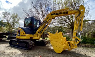 Komatsu PC55MR-5 1