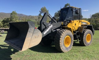 Brand NEW - Komatsu WA200PZ Wheel Loader 1