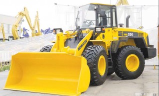 Komatsu WA250-6 Loader 1