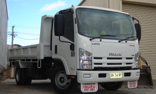 KR 9 ISUZU NPR 300 TIPPER 1