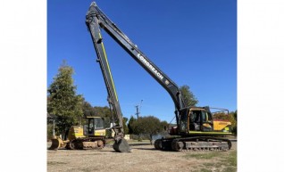 30T Hyundai R300LC Long Reach Excavator 1