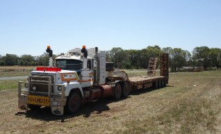 Mack Superliner Low Loader 1