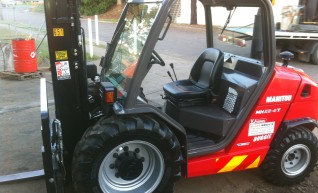 Manitou MH25 buggies for hire! 1
