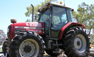 Massey Fergusson Tractor 1