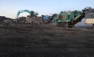 Mobile crushers and screening plant 1