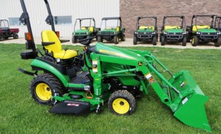 NEW 1025R,MFWD,HYDRO,H120 LOADER AND 60D DECK 1