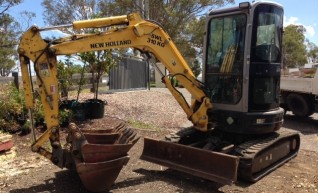 New Holland E30B 1