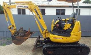 PC27 Komatsu 3 ton excavator 1
