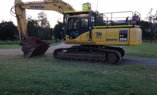 PC300-8 Komatsu Excavator 1