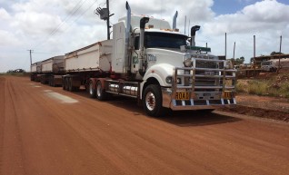 Prime Mover & Side Tippers 1
