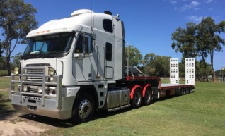Prime Mover w/Widening Drop Deck & Ramps 1