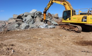 Rockbreakers to suit machines weighing 2 - 90 tonne 1