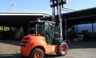Rough Terrain Forklift 1
