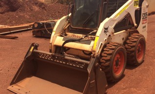 s205 Bobcat Skid Steer 1