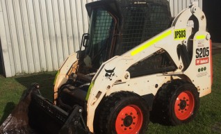 s205 Bobcat Skid Steer 1