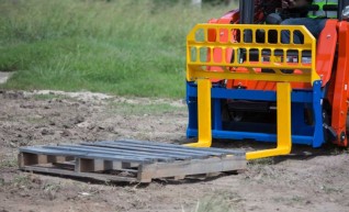Tracked Loader Fork Tynes 1