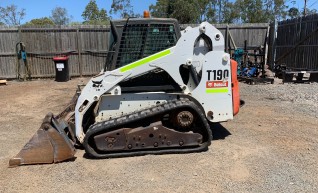 T190 Tracked Loader 1