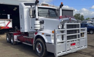 T659 Kenworth Prime Mover - 164T road train rated 1