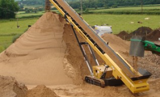 TR75 Tracked Conveyor 1