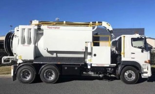 8000L Vacuum Excavation Truck 1