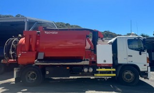 6x4 Hino Hydro Excavation Truck  1