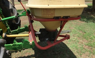 Vicon Fertiliser Spreader 1