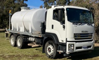 14,000L Isuzu Water Cart 1