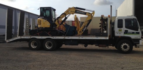6 Tonne Excavator Hire 1