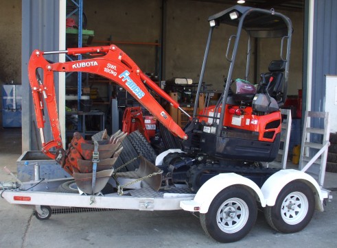 0.8 - 4 Tonne Excavators 2