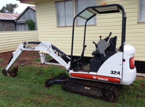 1.6T Bobcat Mini Excavator 1