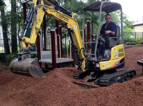 1.7 ton Yanmar Mini Excavator 1