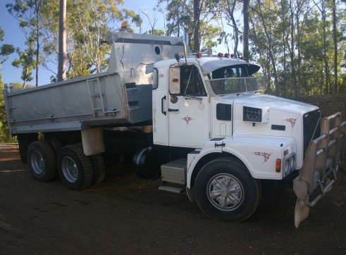 10 cubic meter tipper 2