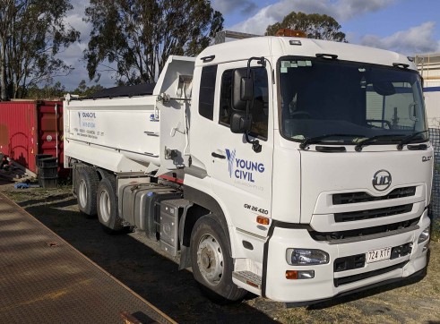 10m Isuzu Tipper 2