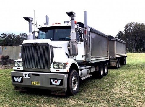 10m Tipper with quad dog